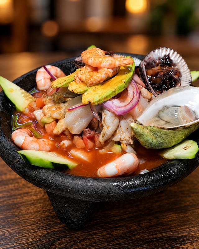 Molcajete Mixto.